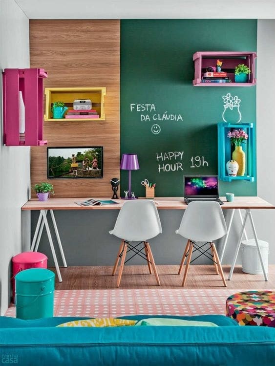 biurko w pokoju dziecka