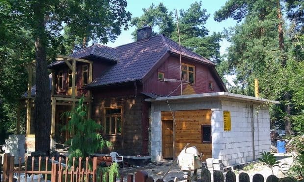 dobudowanie garażu do starego domu
