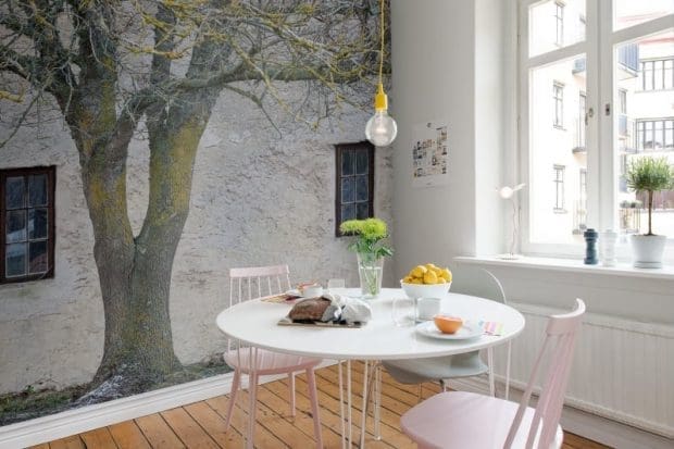 obraz malowany pędzlem na ścianie w mieszkaniu mural